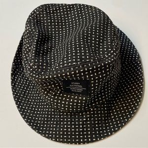 Stussy Rat Patrol Skate Tough/ Boy’s Bucket Hat/ Never worn/ Good condition